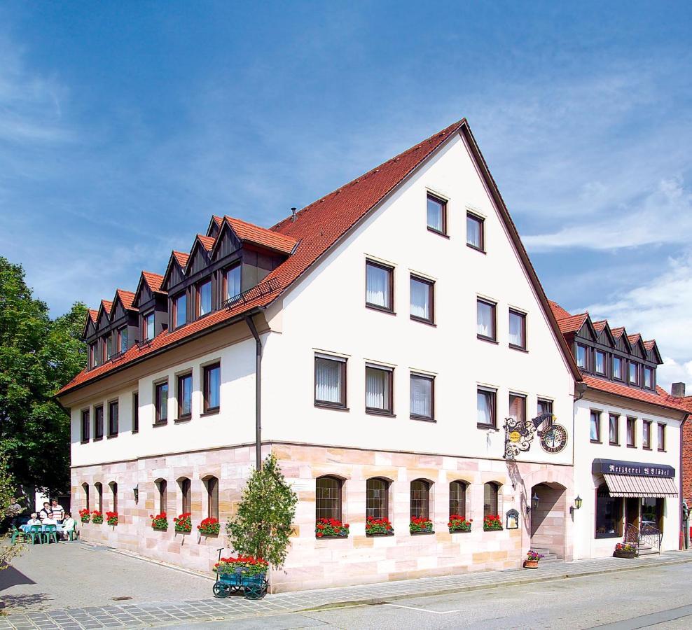 Bloedel Gasthof Gruener Baum Nuremberg Bagian luar foto